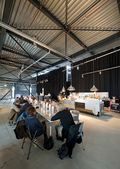Peter van der Jagt, Erik Jan Kwakkel & Arnout Visser, DTILE Kitchen / Kranen & Gille, Bolted Table (photo Ruud Balk)