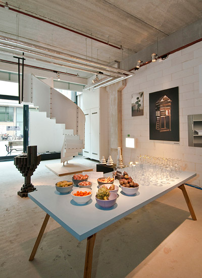Maarten Bapist (Joine) / Simple Table, Juli water carafe, Inge glasses, Louise glasses
Joost van Bleiswijk / No screw No glue BBQ Alexa Lixfeld / Ricebowls